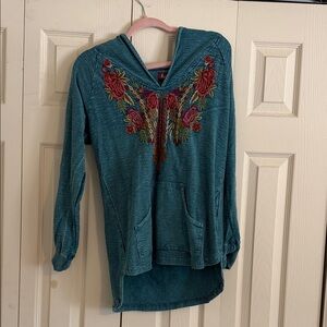 Avanti Teal Pullover with Pink Trim and Burgundy Label